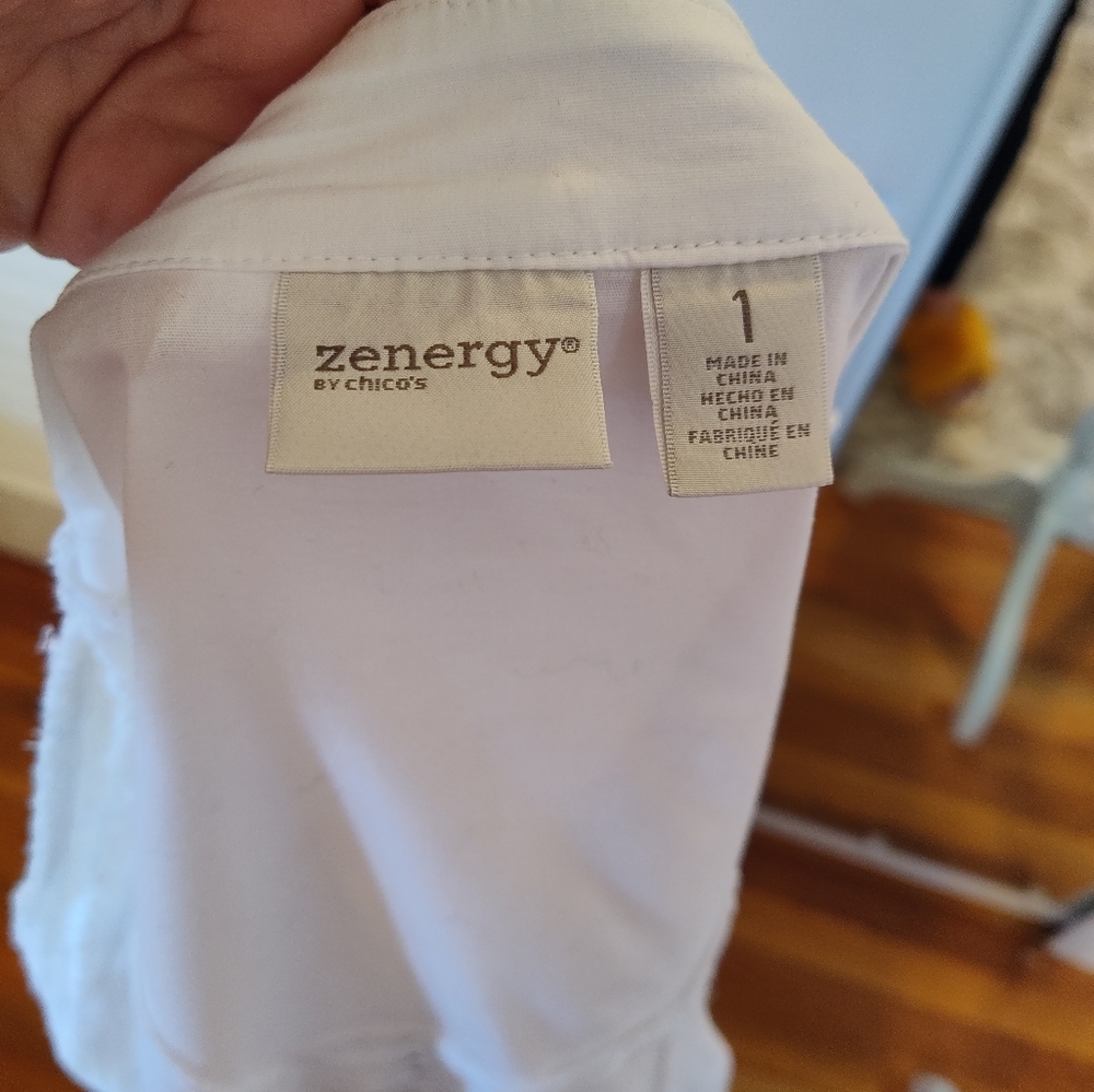Chico's Zenergy white zip light weight jacket - Picture 5 of 9